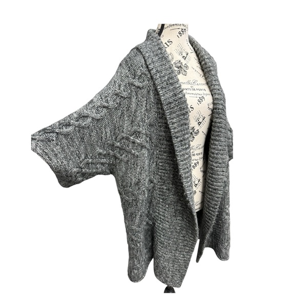 Cozy Girl Aesthetic Oversized Chunky Cable Knit Cocoon Cardigan Gray - Picture 2 of 7